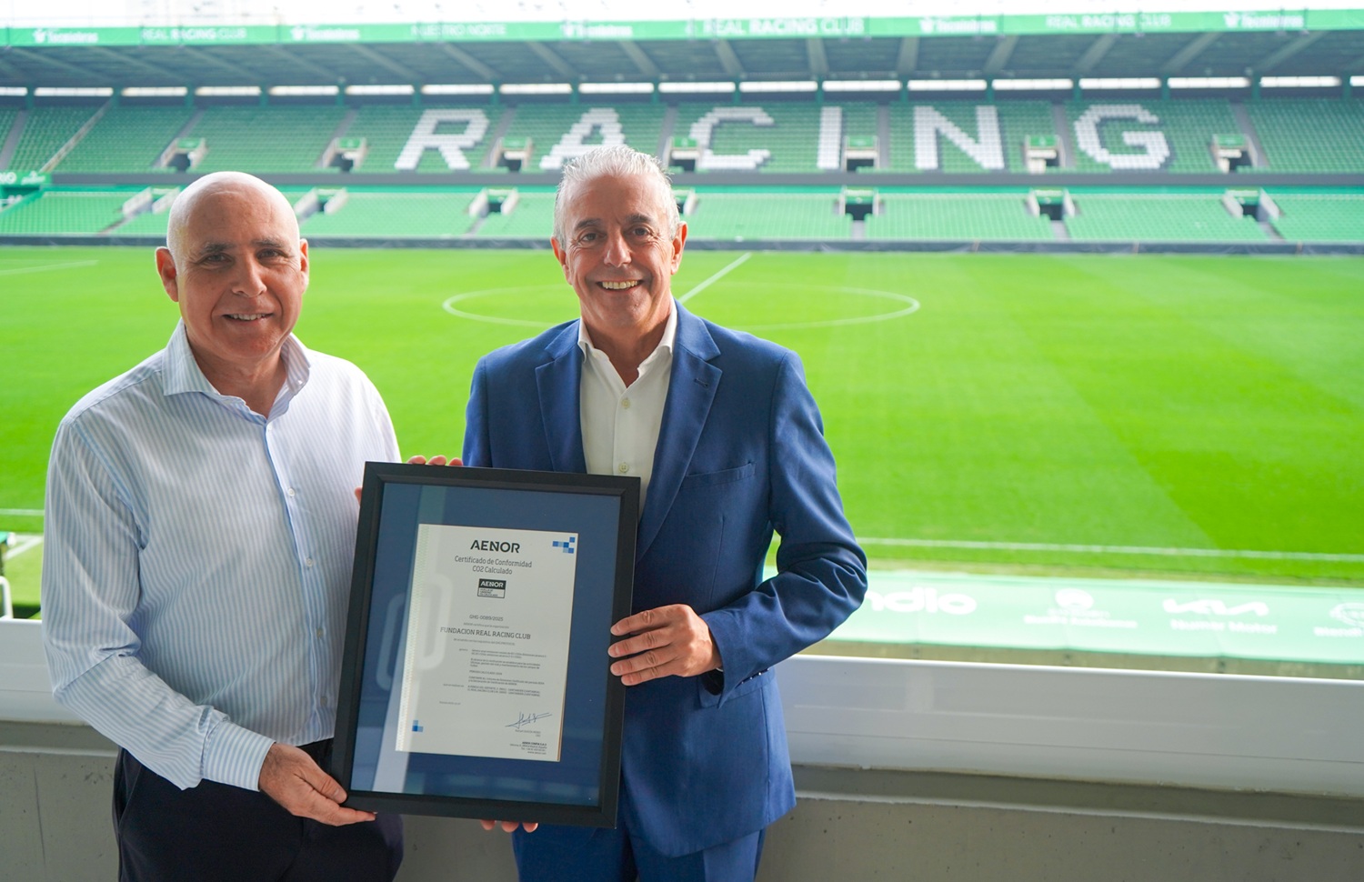 El Real Racing Club recibió el certificado de verificación de Huella de Carbono por parte de AENOR, entidad líder en generación de confianza