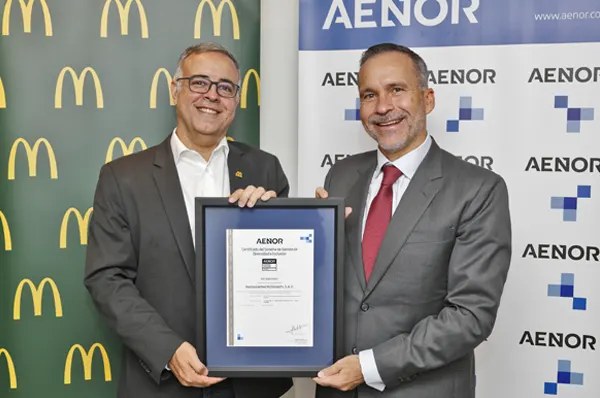 McDonald's España, compañía líder del sector de la restauración en España, ha obtenido la Certificación de AENOR ‘Sistema de Gestión de la Diversidad e Inclusión en la Empresa’ (SGD&I), basada en la ISO 30415.