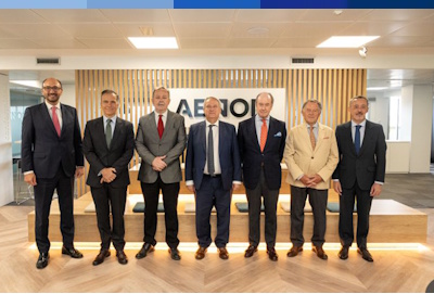 Felicitó a AENOR por su 40 aniversario y su trayectoria como entidad generadora de confianza.